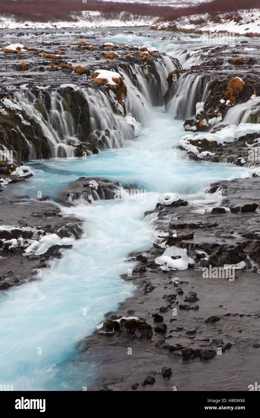 Bruarfoss-Wasserfall am Fluss Bruara im Winter, Island Stockfoto