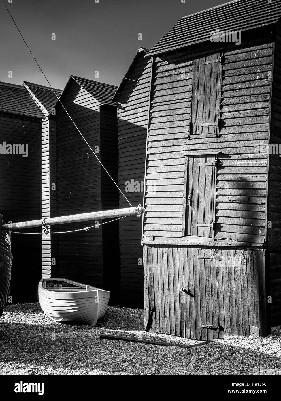 Fischer Schuppen und Boot in Hastings Stockfoto