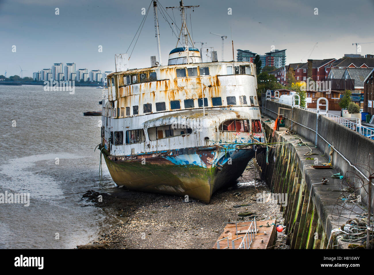 Alte Schiff Fluss Themse London alte Boot Fluss Themse London Stockfoto