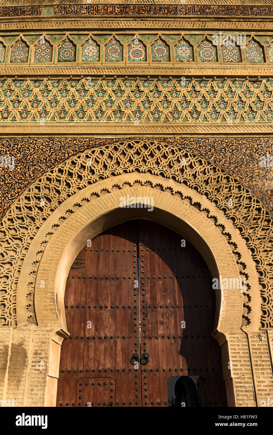 Marokko, Meknes, Bab el-Mansour, abgeschlossen im Jahre 1732 Stockfoto