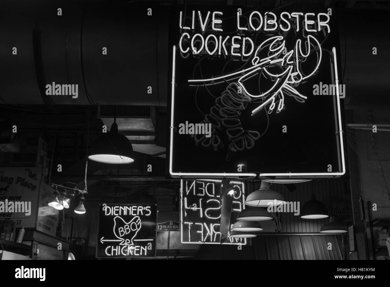 Reading Terminal Market, shop, Schilder, Leben Hummer gekocht, Philadelphia, Pennsylvania, USA Stockfoto