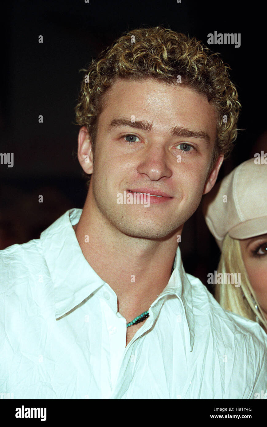 JUSTIN TIMBERLAKE "CROSSROADS" Welt FILM PREM GRAUMANS CHINESE THEATRE HOLLYWOOD USA 11. Februar 2002 Stockfoto