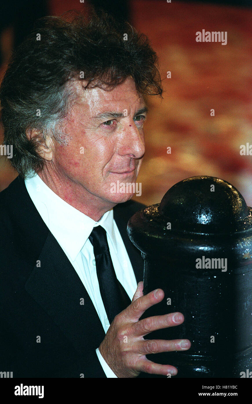 DUSTIN HOFFMAN BAFTA FILM AWARDS BAFTA FILM AWARDS LONDON ENGLAND 24. Februar 2002 Stockfoto