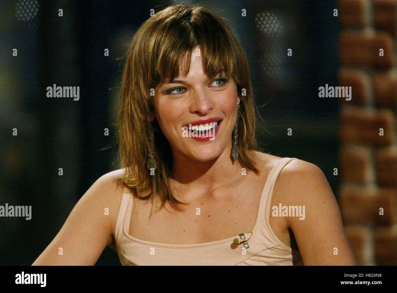 MILLA JOVOVICH HARALD SCHMIDT SHOW 1. März 2002 Stockfotografie Alamy