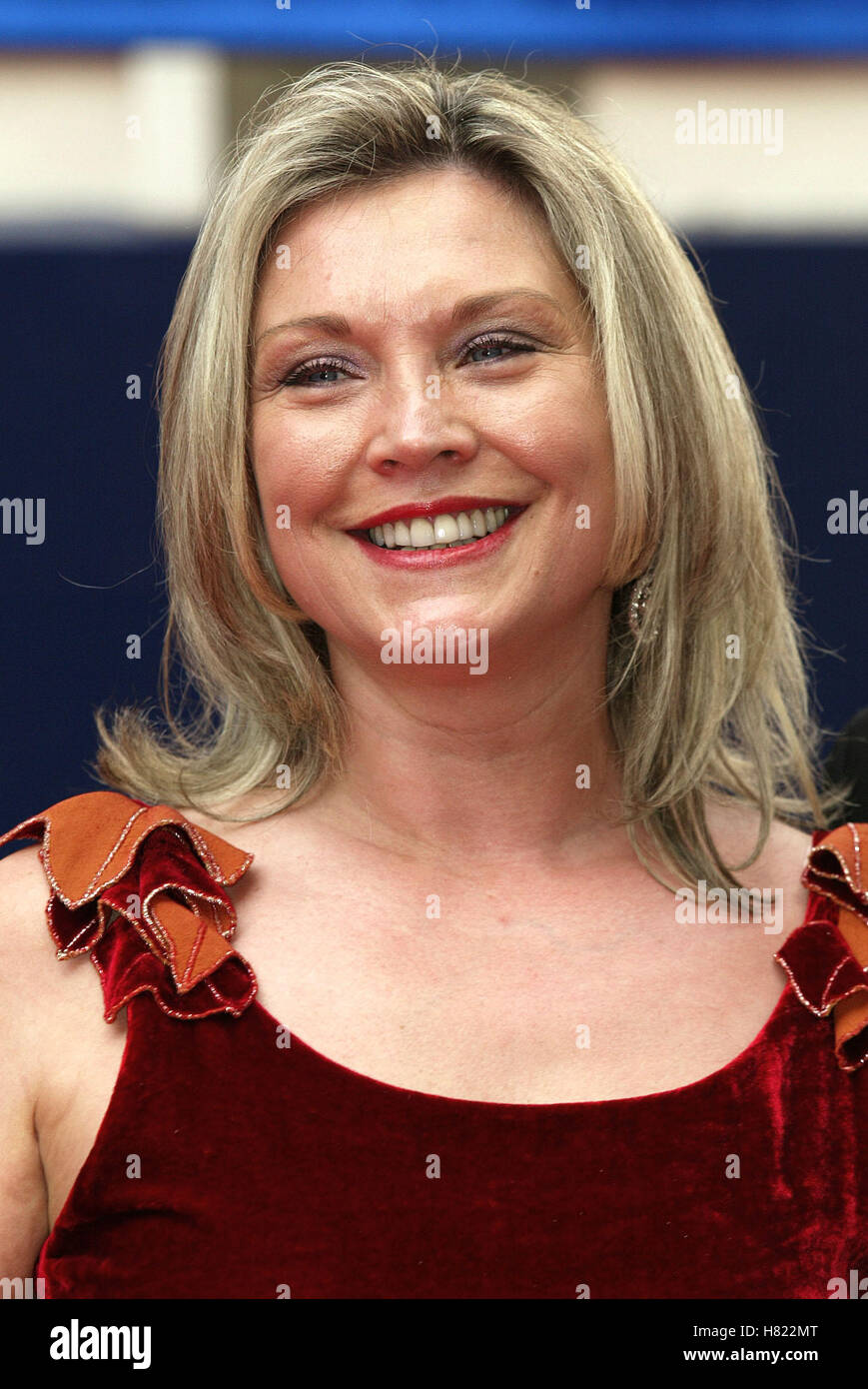 AMANDA REDMAN BAFTA TV AWARDS THEATRE ROYAL DRURY LANE LONDON ENGLAND 20. April 2002 Stockfoto