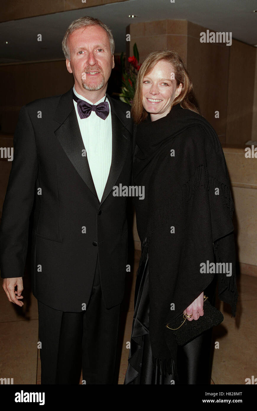 JAMES CAMERON & SUZY AMIS LOS ANGELES USA 23. März 2000 Stockfoto