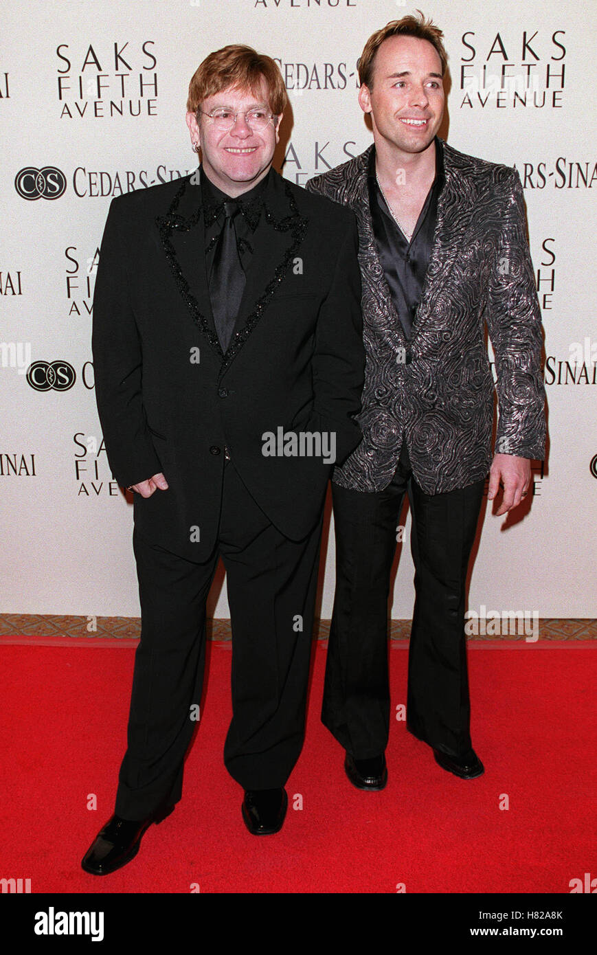 SIR ELTON JOHN & DAVID liefern LOS ANGELES USA 28. März 2000 Stockfoto