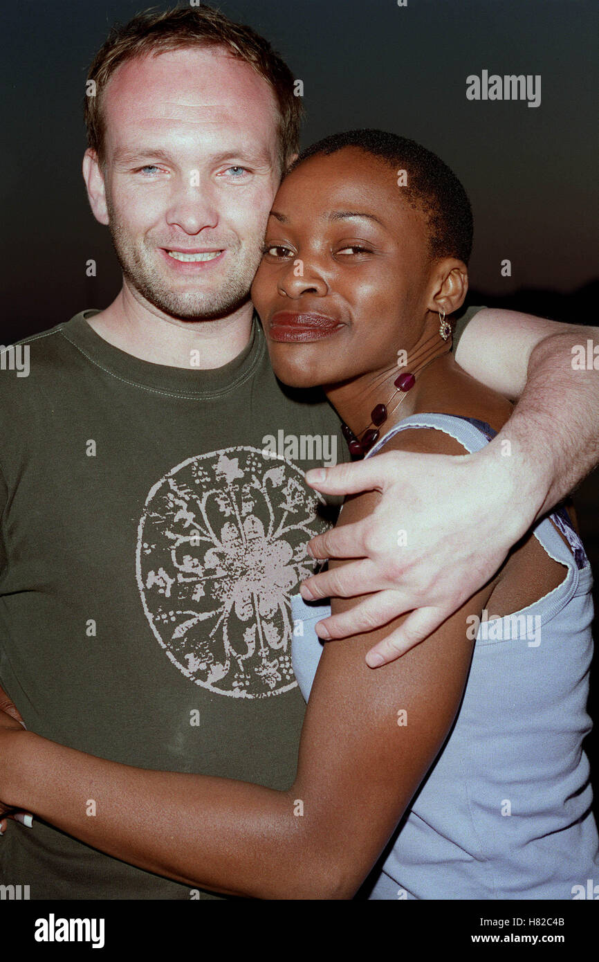 ANDREW HOWARD & RAKIE AYOLA CANNES Frankreich 14. Mai 2000 Stockfoto