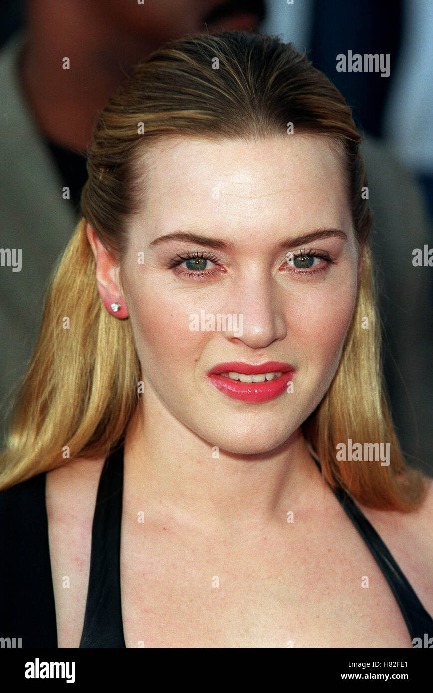 KATE WINSLET SCREEN ACTORS GUILD AWARDS SCREEN ACTORS GUILD AWARDS LOS ANGELES USA 11. März 2001 Stockfoto