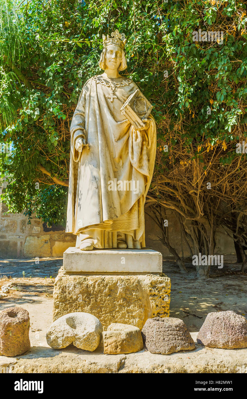 Die Steinstatue des mittelalterlichen Königs auf dem Gebiet der archäologischen Stätte, Carthage Stockfoto