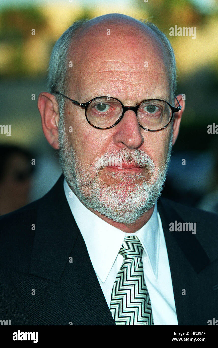 FRANK OZ FILM "SCORE" PREMIERE, wenn Dinosaurier LOS ANGELES 13. Juli 2001 durchstreiften Stockfoto