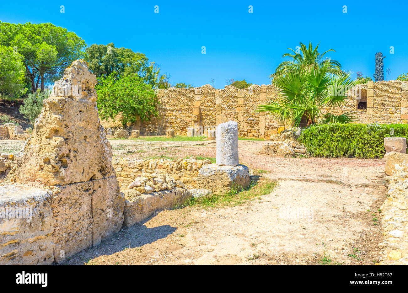 Der Roman Villas sind beliebte archäologische Stätte in Karthago, enthält die Ruinen der Wände, Säulen, Mosaike, Tunesien. Stockfoto