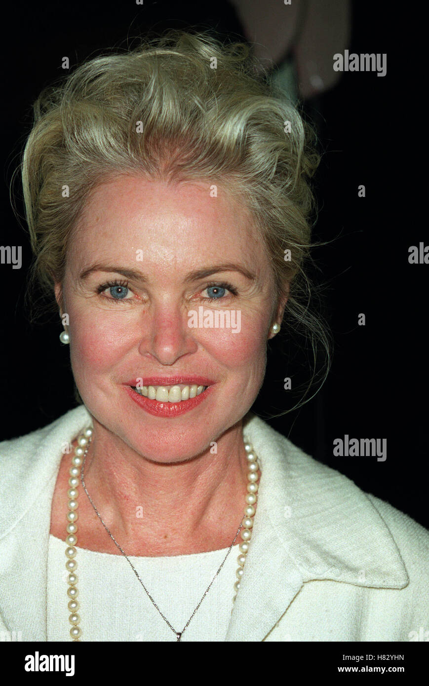 MICHELLE PHILLIPS 'Vergehen Punkt HOTEL"LOS ANGELES USA 27. November 2001 Stockfoto