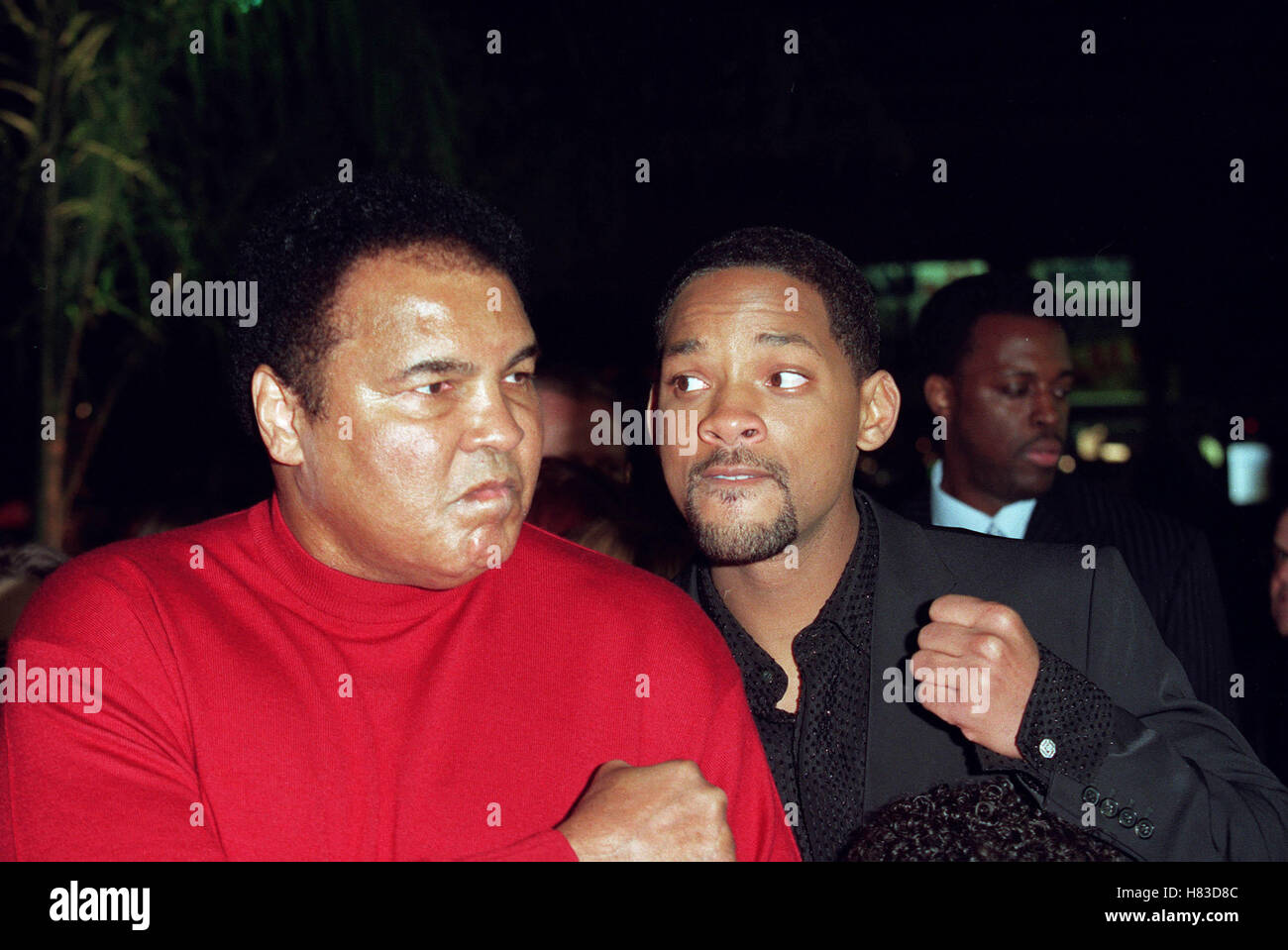 MUHAMMAD ALI & WILL SMITH ALI PREMIERE LOS ANGELES GRAUMANS CHINESE THEATRE LOS ANGELES USA 12. Dezember 2001 Stockfoto