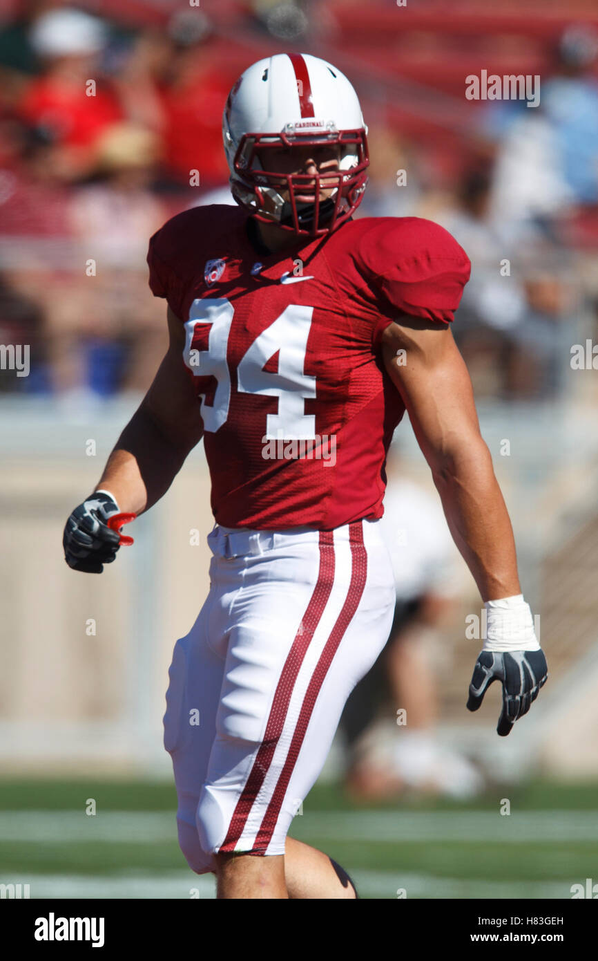 4. September 2010; Stanford, CA, USA;  Stanford Cardinal Linebacker Thomas Keiser (94) im ersten Quartal gegen die Sacramento State Hornets im Stanford Stadium.  Stanford besiegte Sacramento State 52-17. Stockfoto