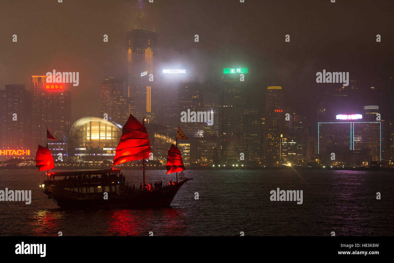 Junk-e-Boot Segeln über Hong Kong Stockfoto