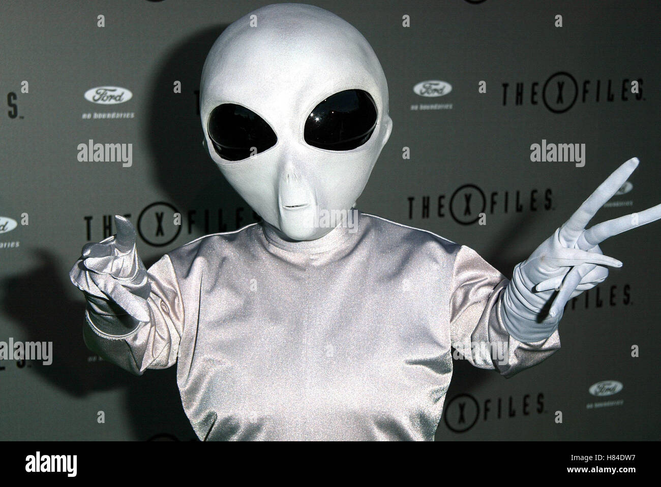 ALIEN X-FILES FINALE WARP PARTY HOUSE OF BLUES HOLLYWOOD LOS ANGELES USA 27. April 2002 Stockfoto