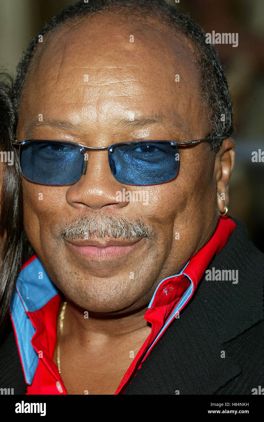 QUINCY JONES AUSTIN POWERS IN GOLDSTÄNDER PREMIERE UNIVERSAL Amphitheater UNIVERSAL CITY LA USA 22. Juli 2002 Stockfoto