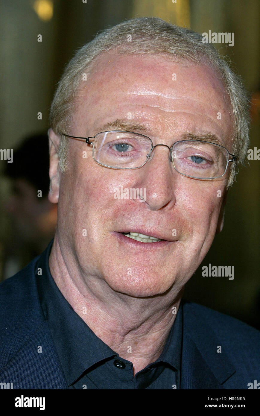 MICHAEL CAINE AUSTIN POWERS IN GOLDSTÄNDER PREMIERE UNIVERSAL Amphitheater UNIVERSAL CITY LA USA 22. Juli 2002 Stockfoto