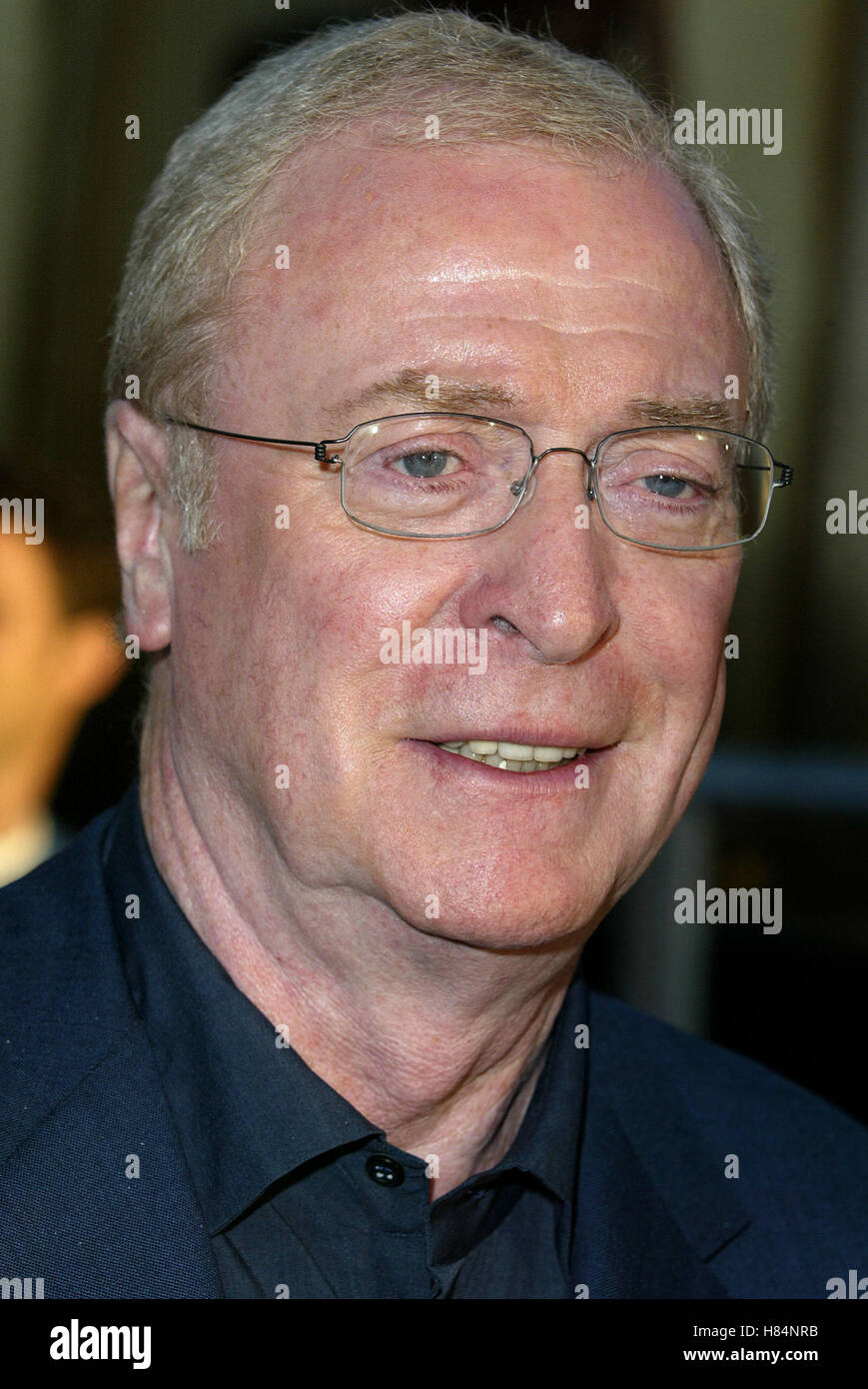 MICHAEL CAINE AUSTIN POWERS IN GOLDSTÄNDER PREMIERE UNIVERSAL Amphitheater UNIVERSAL CITY LA USA 22. Juli 2002 Stockfoto