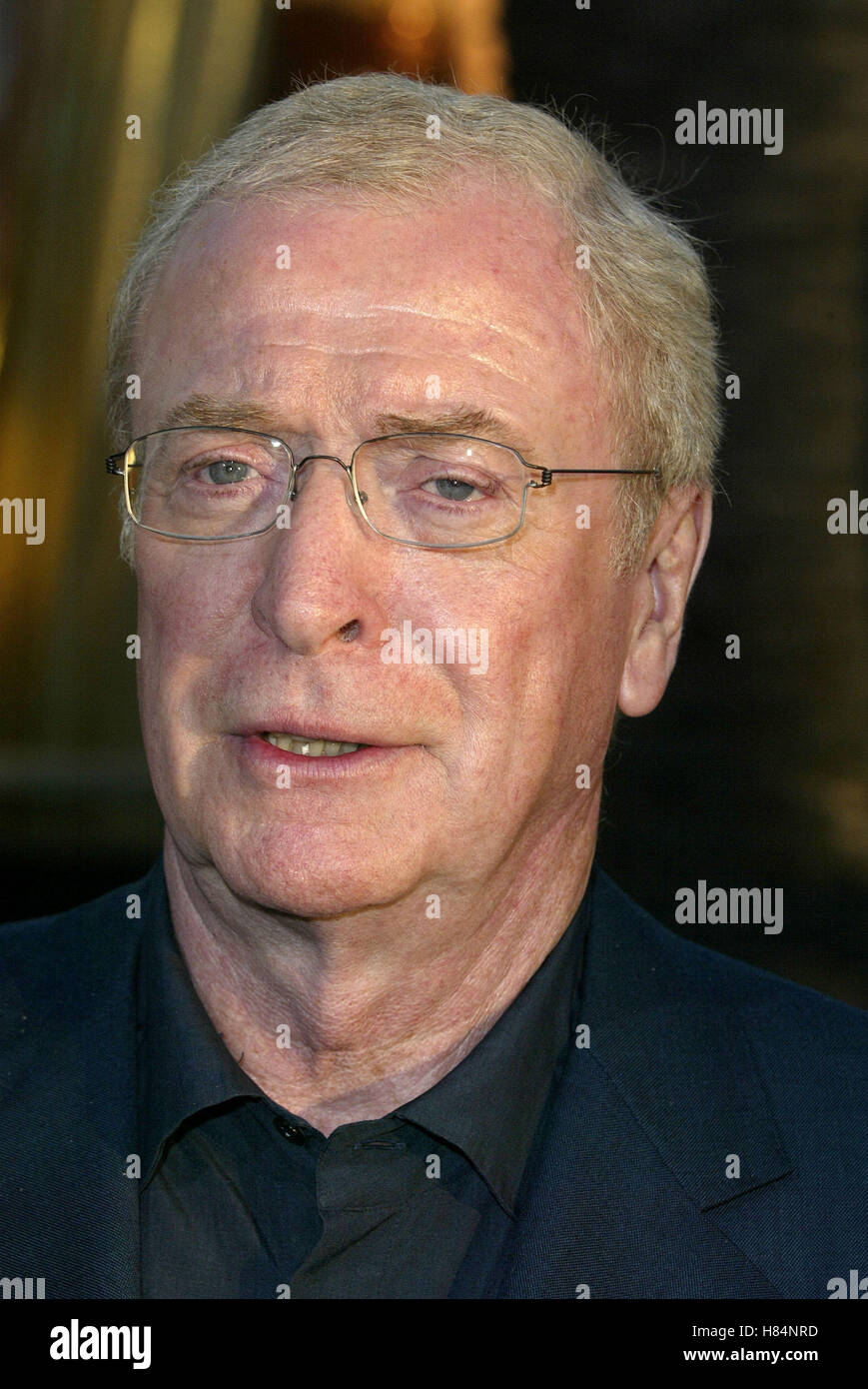 MICHAEL CAINE AUSTIN POWERS IN GOLDSTÄNDER PREMIERE UNIVERSAL Amphitheater UNIVERSAL CITY LA USA 22. Juli 2002 Stockfoto