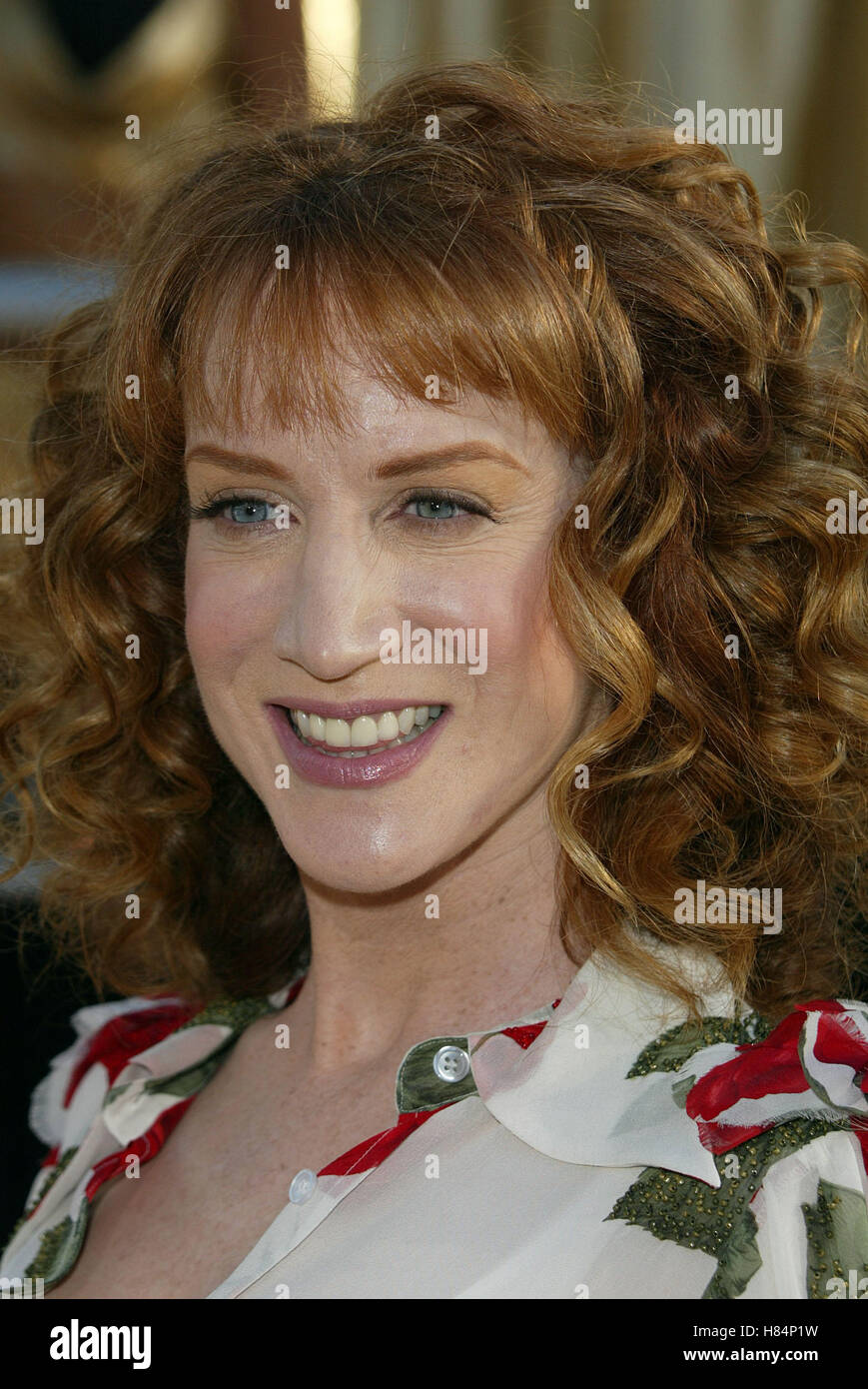 KATHY GRIFFIN AUSTIN POWERS IN GOLDSTÄNDER PREMIERE UNIVERSAL Amphitheater UNIVERSAL CITY LA USA 22. Juli 2002 Stockfoto