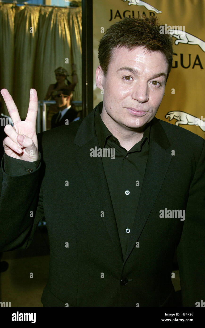 MIKE MYERS AUSTIN POWERS IN GOLDSTÄNDER PREMIERE UNIVERSAL Amphitheater UNIVERSAL CITY LA USA 22. Juli 2002 Stockfoto