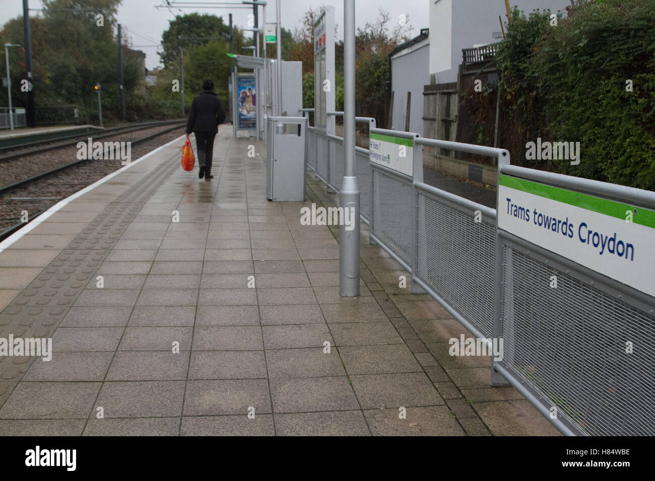 Wimbledon London, UK. 9. November 2016. Dienstleistungen wurden ausgesetzt, nachdem eine Straßenbahn in Süd-London Croydon aufgehoben, da bis zu 8 Personen tote Menschen gefürchtet sind und 50 Krankenhaus Credit ins haben: Amer Ghazzal/Alamy Live-Nachrichten Stockfoto