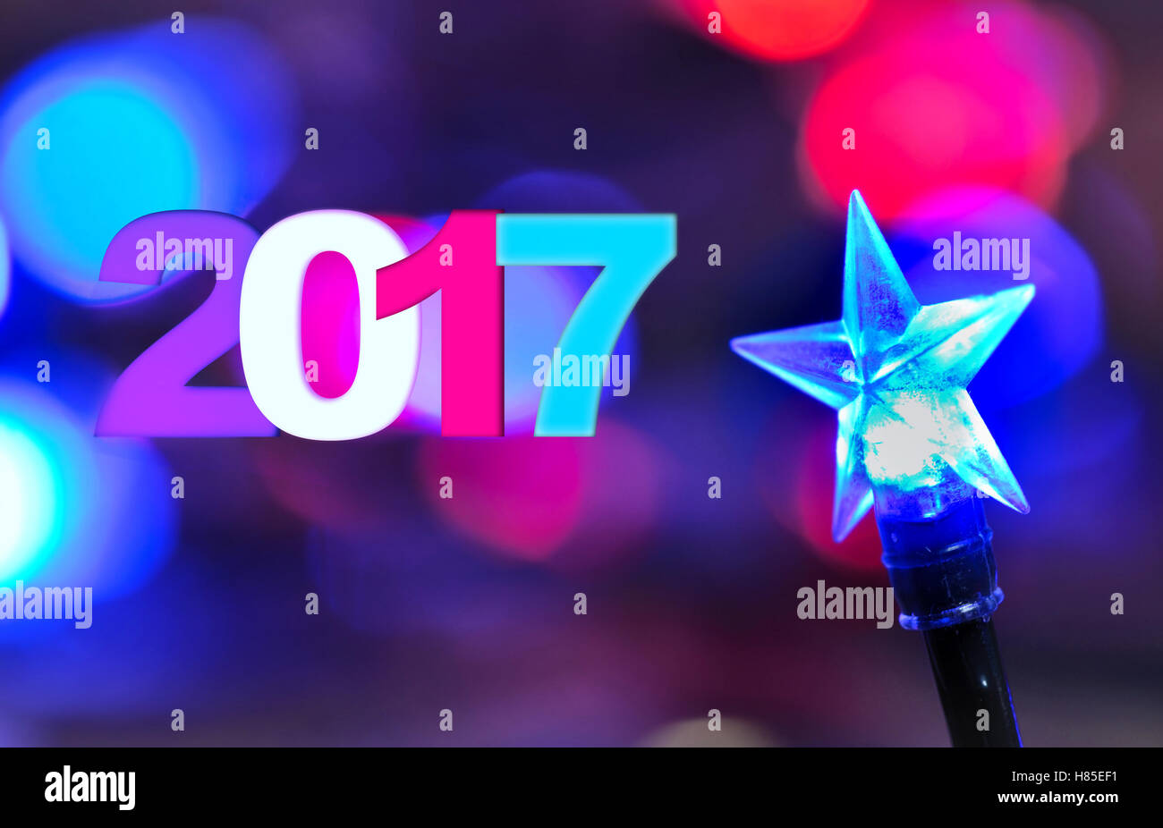 2017 auf blur Lichter und Birne sternförmige eine elektrische Kranz Stockfoto