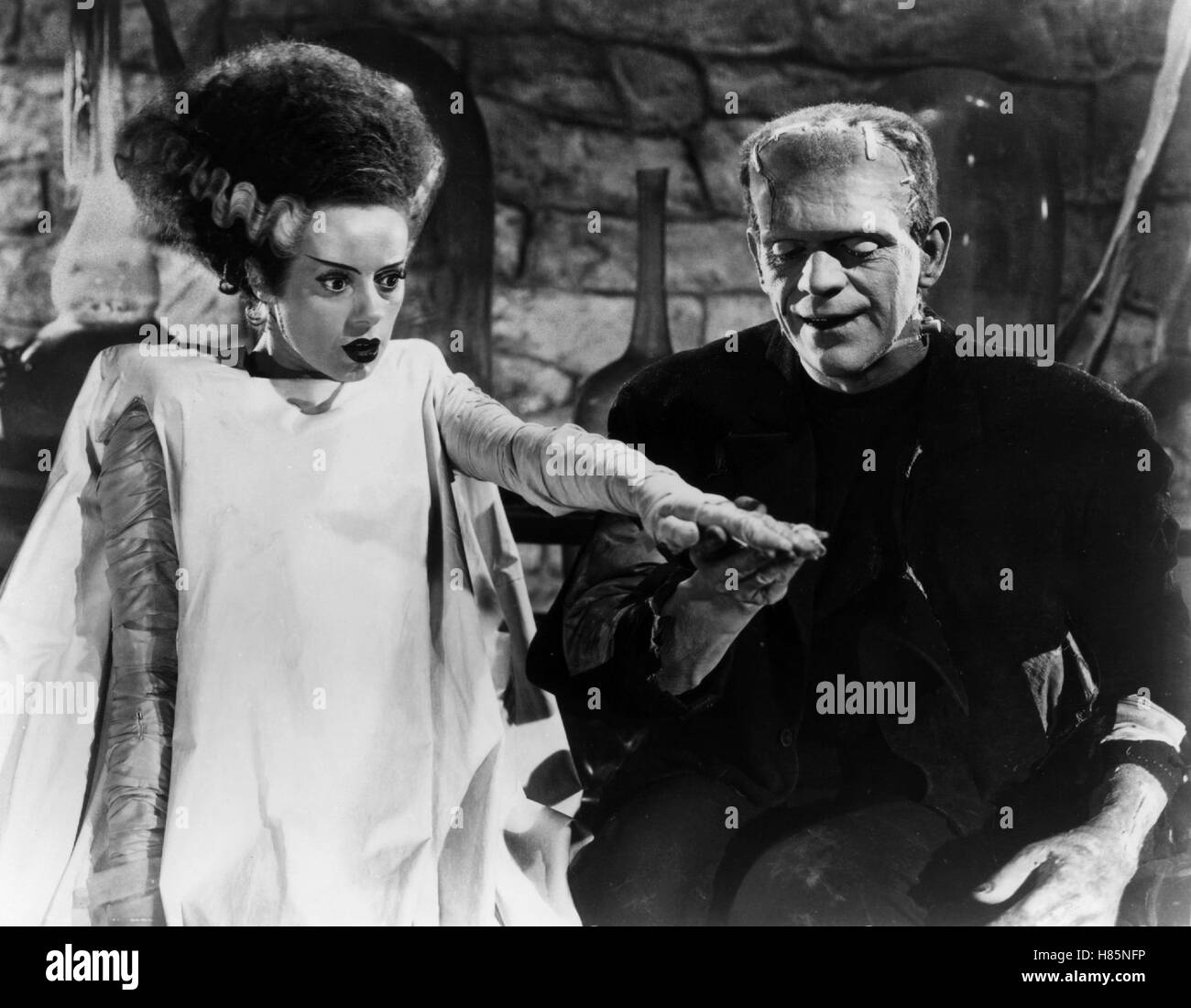 Frankensteins Fotoarbeit, (die Braut von FRANKENSTEIN) USA 1935, Regie: James Whale, ELSA LANCHESTER, BORIS KARLOFF, Stichwort: Monster Stockfoto