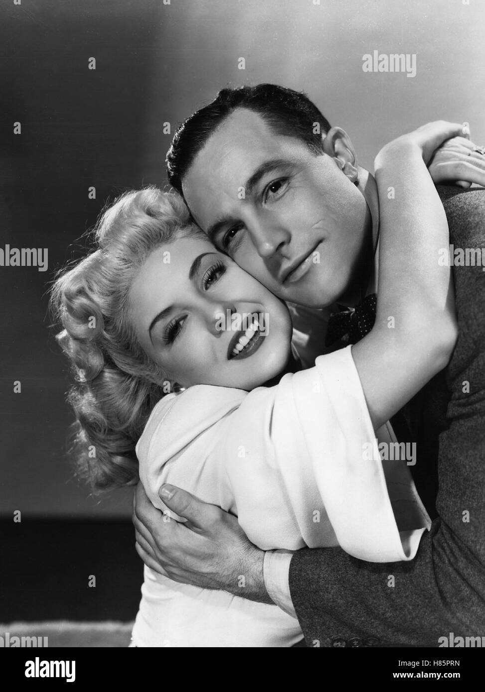 Liebe Auf Den Zweiten Blick, (Leben IN A BIG WAY) USA 1947, Regie: Gregory LaCava, MARIE McDONALD, GENE KELLY, Stichwort: Paar, Umarmung Stockfoto