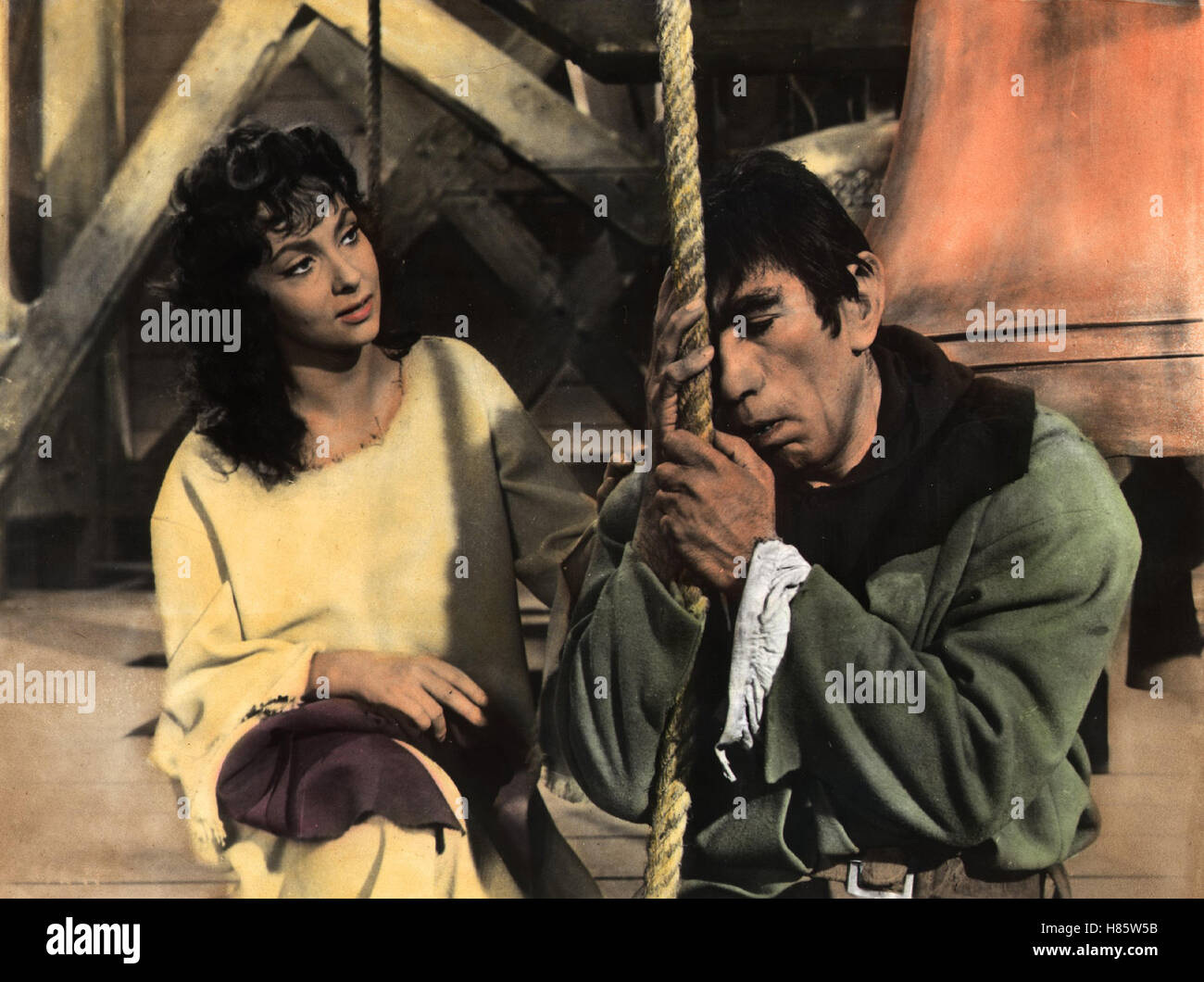 Der Glöckner von Notre Dame (NOTRE-DAME DE PARIS) F 1956, Regie: Jean Delannoy, GINA LOLLOBRIGIDA, ANTHONY QUINN Stockfoto