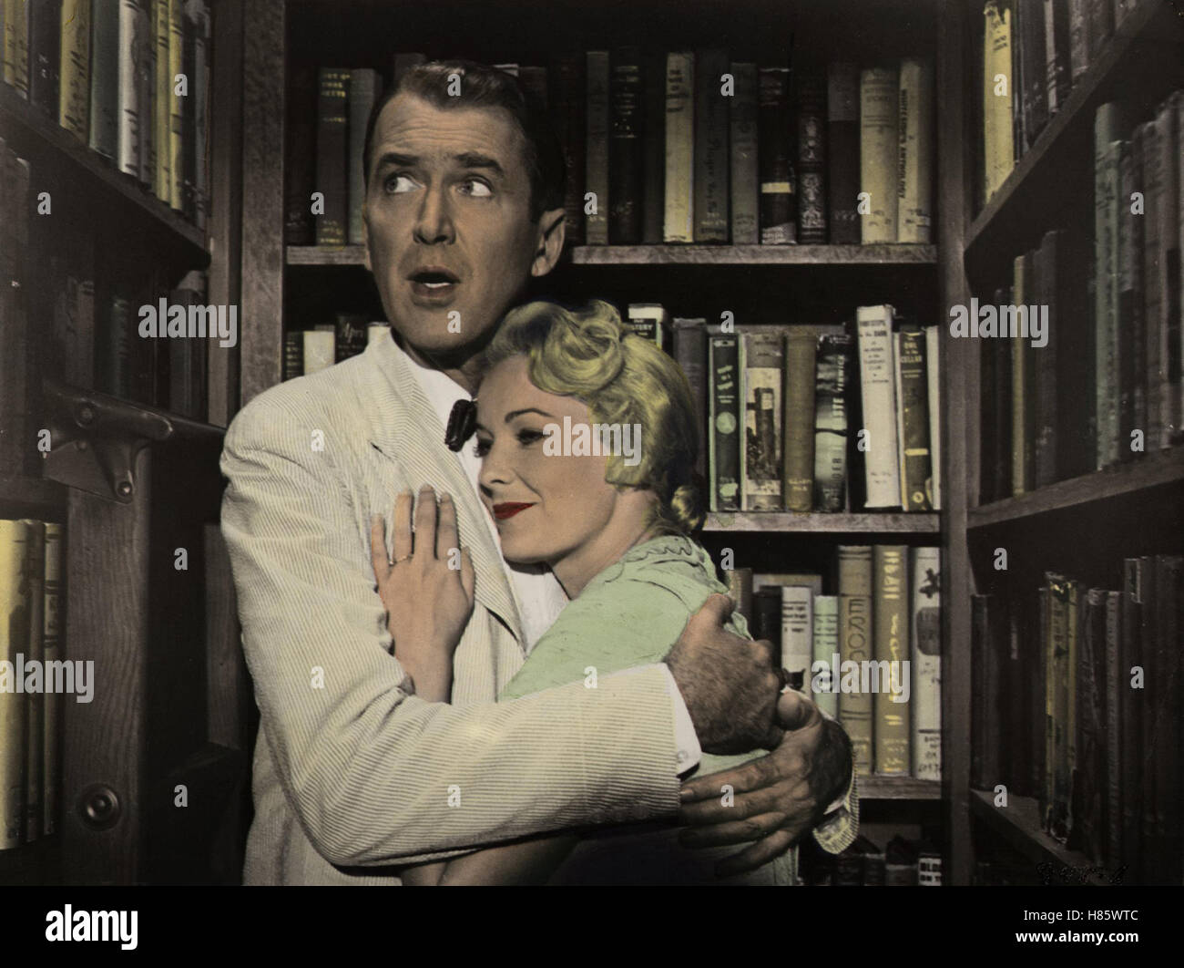 Geheimagent des FBI (THE FBI STORY) USA 1959, Regie: Mervyn Leroy, JAMES STEWART, VERA MILES, Stichwort: Umarmung, Bibliothek Stockfoto