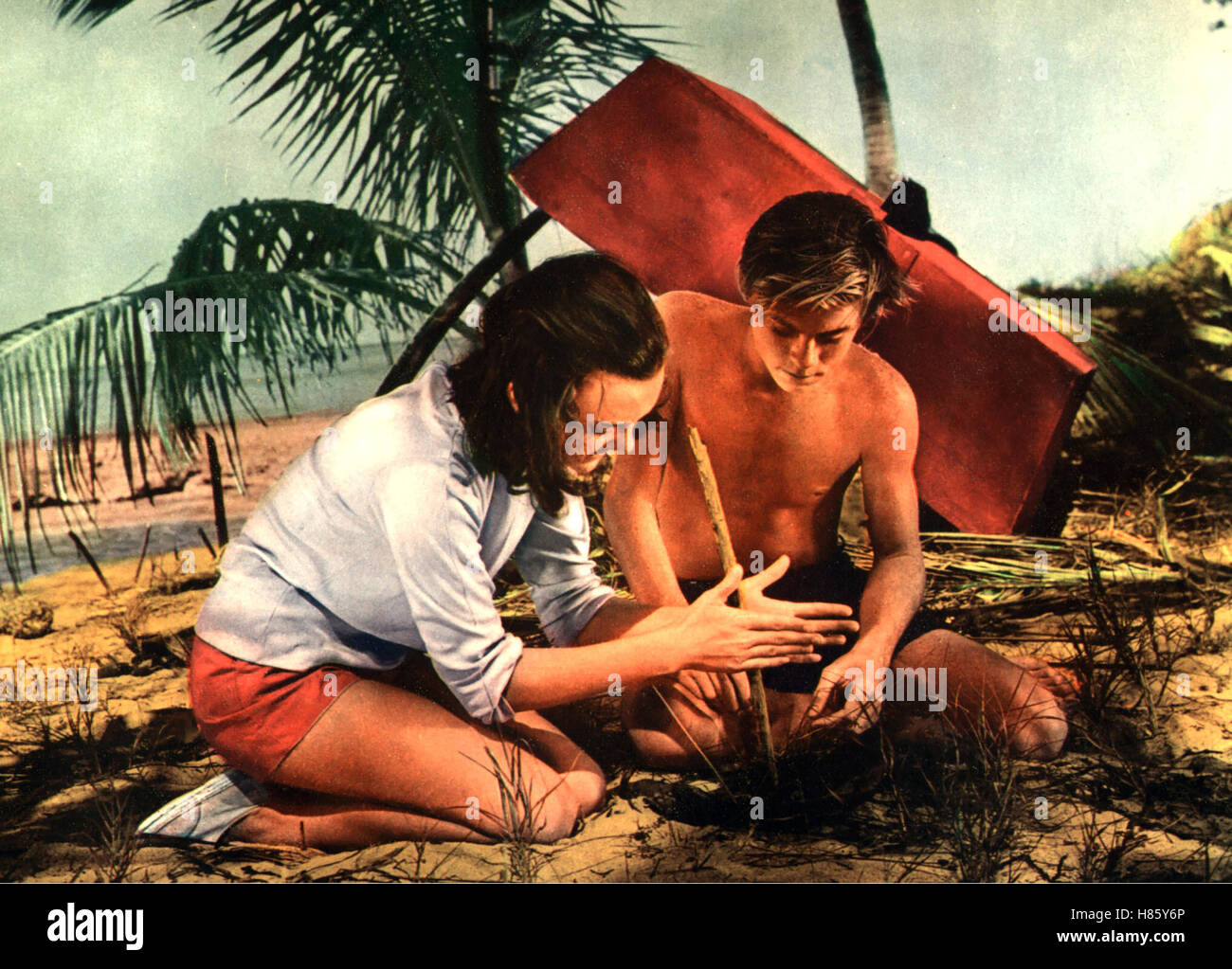 Neues Abenteuer Mit Flipper, (FLIPPER neues Abenteuer) USA 1963, Regie: Leon Benson, PAMELA FRANKLIN + LUKE HALPIN, Stichwort: Strand Stockfoto