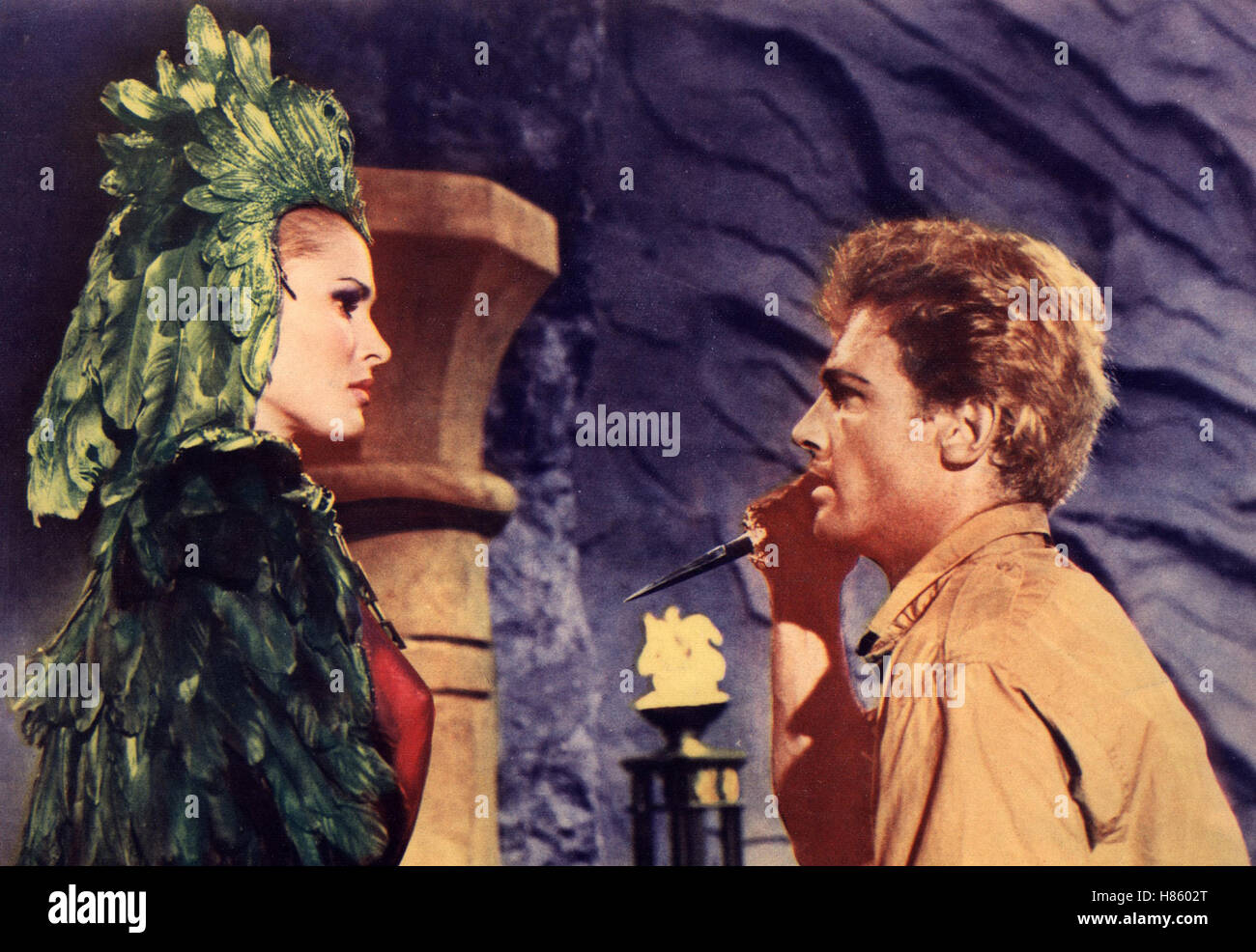 Herrscherin der Wüste, (SHE) USA 1965, Regie: Robert Day, URSULA ANDRESS, JOHN RICHARDSON Stockfoto