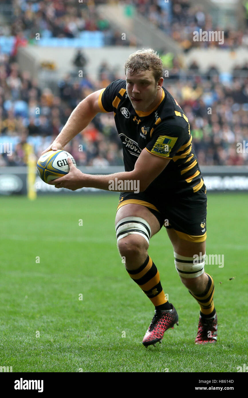 Wesps' Joe Launchbury während des Spiels der Aviva Premiership in der Ricoh Arena, Coventry. DRÜCKEN SIE VERBANDSFOTO. Bilddatum: Sonntag, 30. Oktober 2016. Siehe PA Story RUGBYU Wesps. Bildnachweis sollte lauten: David Davies/PA Wire. Stockfoto