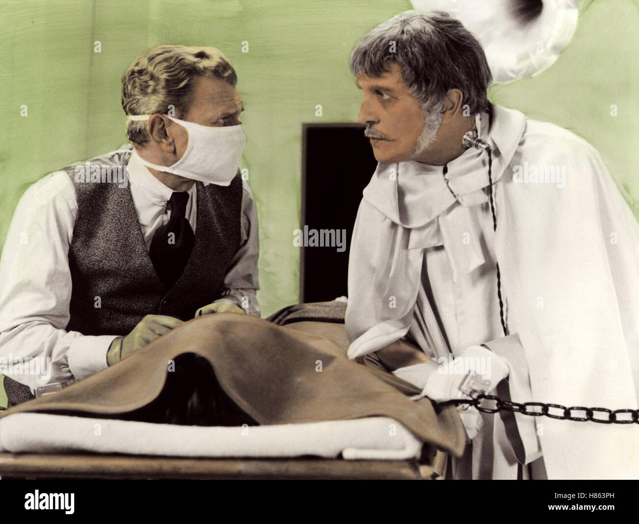 Das Schreckenskabinett des Dr. Phibes, (THE ABOMINABLE DR. PHIBES) GB 1971, Regie: Robert Fuest, JOSEPH COTTEN, VINCENT PRICE, Stichwort: Mundschutz, OP Stockfoto