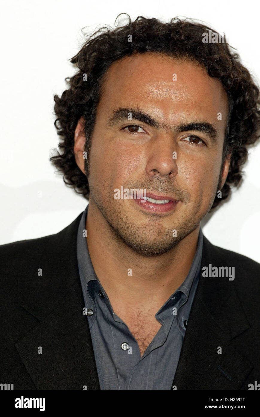 ALEJANDRO GONZALEZ INARRITU 11 09 01 11 SEPTEMBER PHOTOCAL Venedig FILM FESTIVAL Venedig Italien 6. September 2002 Stockfoto