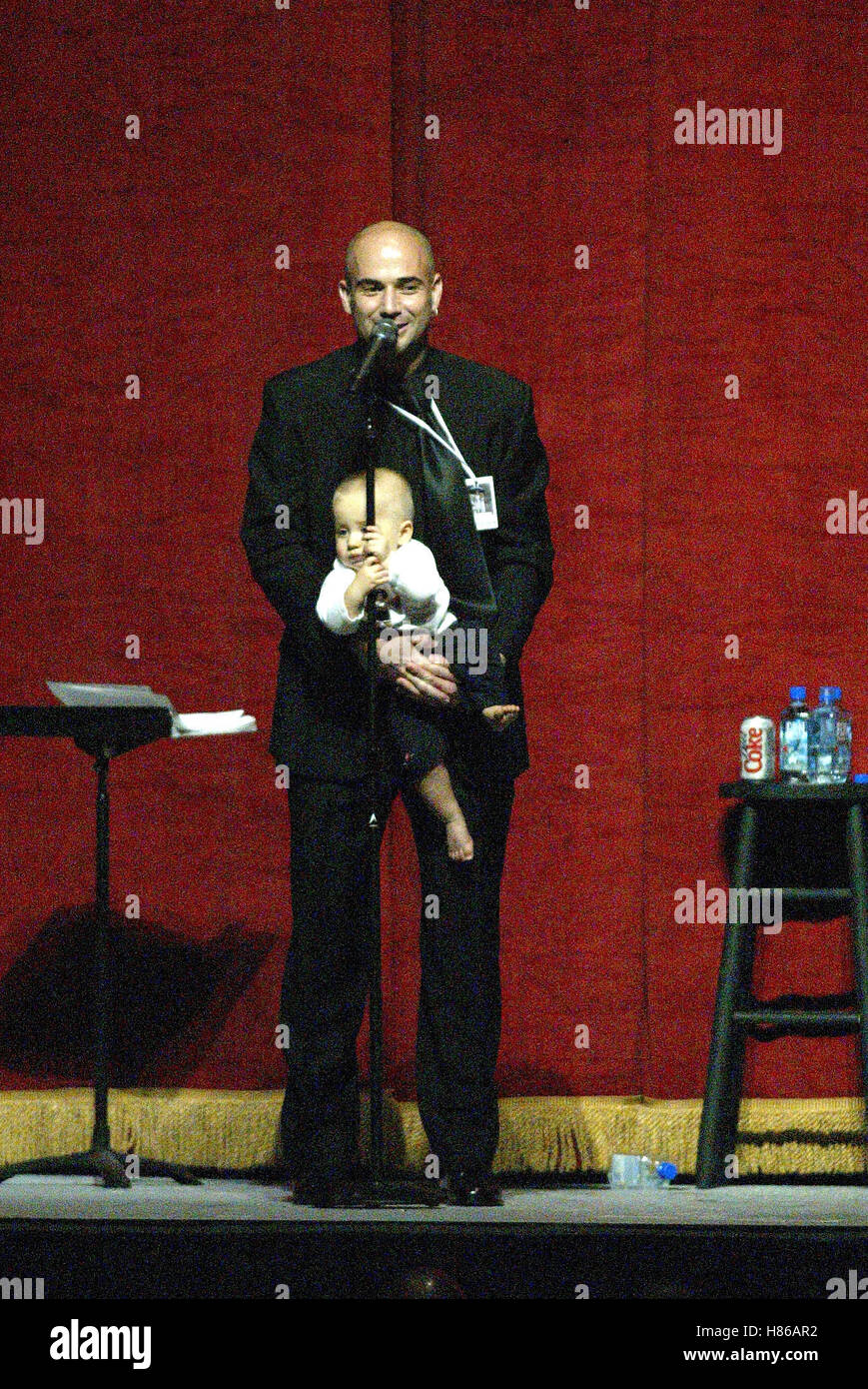 ANDRE AGASSI & JADEN GIL AGASSI 7. ANDRE AGASSI GRAND SLAM für Kinder PRE-SHOW MGM GRAND LAS VEGAS USA 28. September 2002 Stockfoto