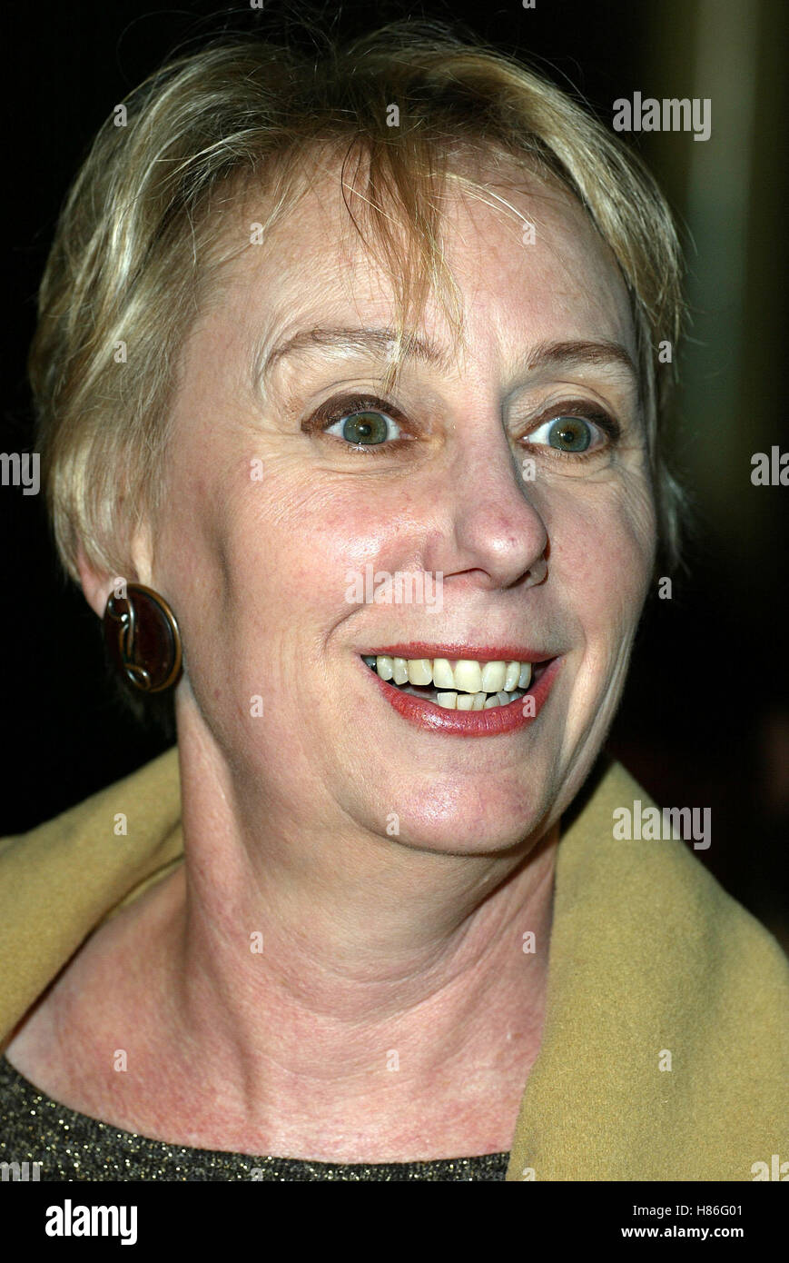 Nerz Stola abschließend alle Kriege LA PREMIERE ARCLIGHT Kino HOLLYWOOD LOS ANGELES USA 5. Dezember 2002 Stockfoto