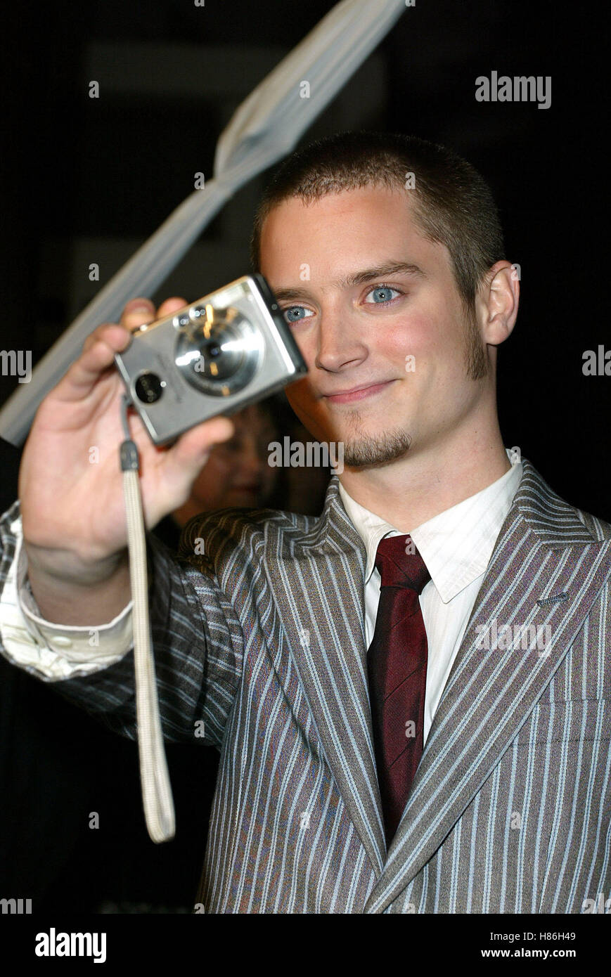 ELIJAH WOOD LORD der Ringe: 2 Türme LA CINERAMA DOME HOLLYWOOD LOS ANGELES USA 15. Dezember 2002 Stockfoto