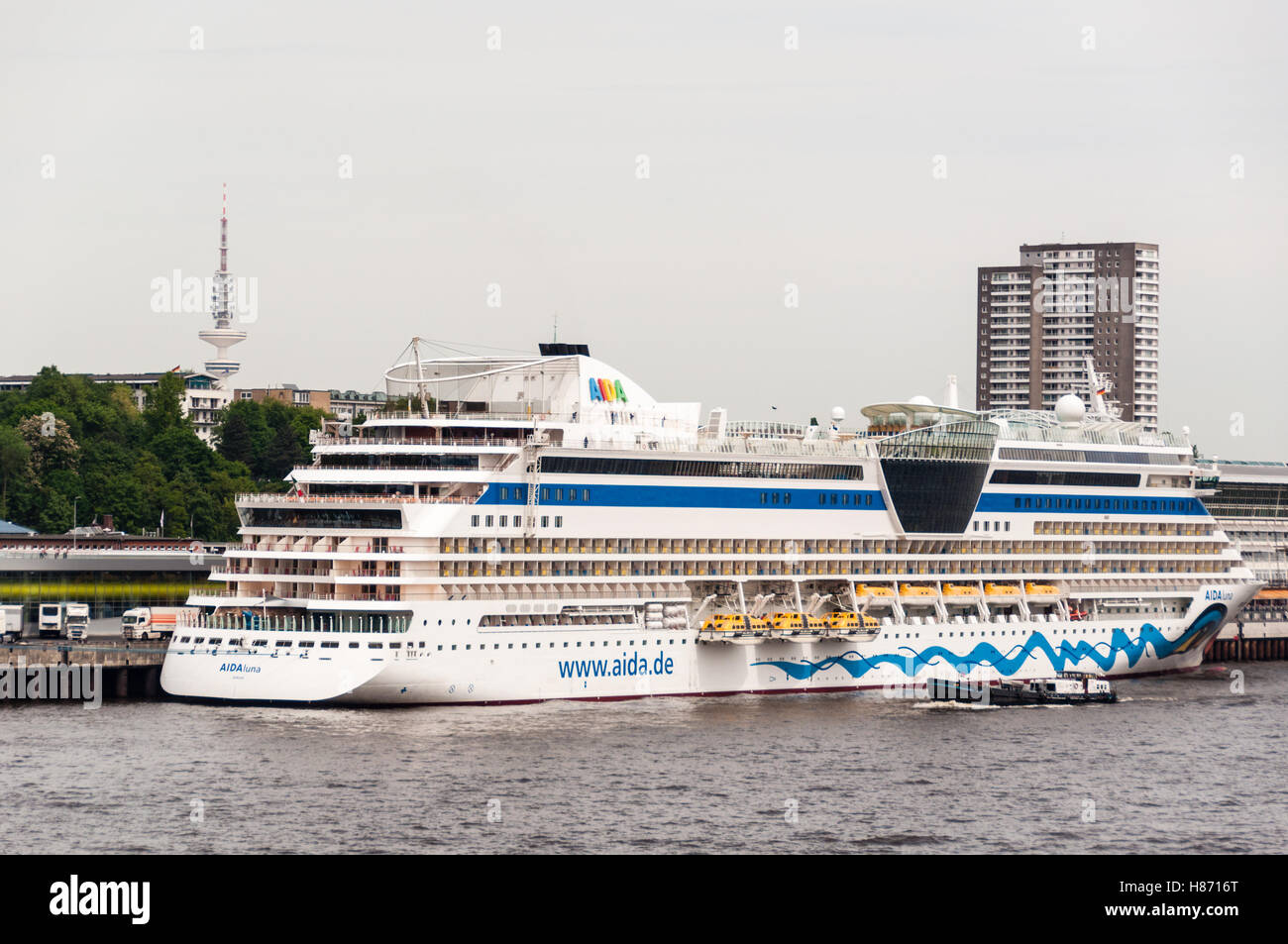 Kreuzfahrtschiff AIDAluna wird in Hamburg verankert. Stockfoto
