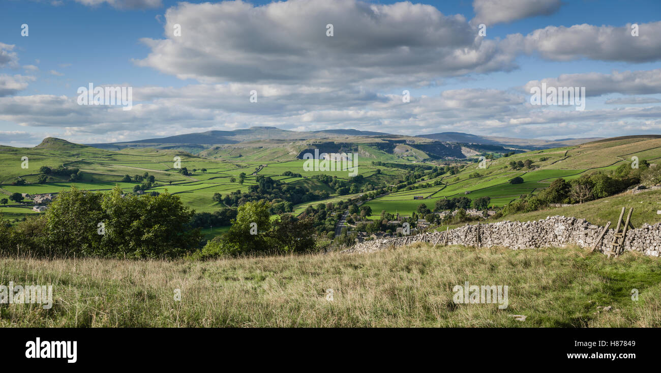 Die Landschaft rund um Stainforth Ribblesdale, Yorkshire Dales, UK. Stockfoto