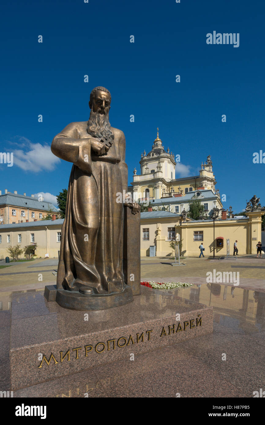 St.-Georgs Kathedrale und dem Denkmal für Metropolitan Andrey Sheptytsky in Lemberg, Ukraine Stockfoto