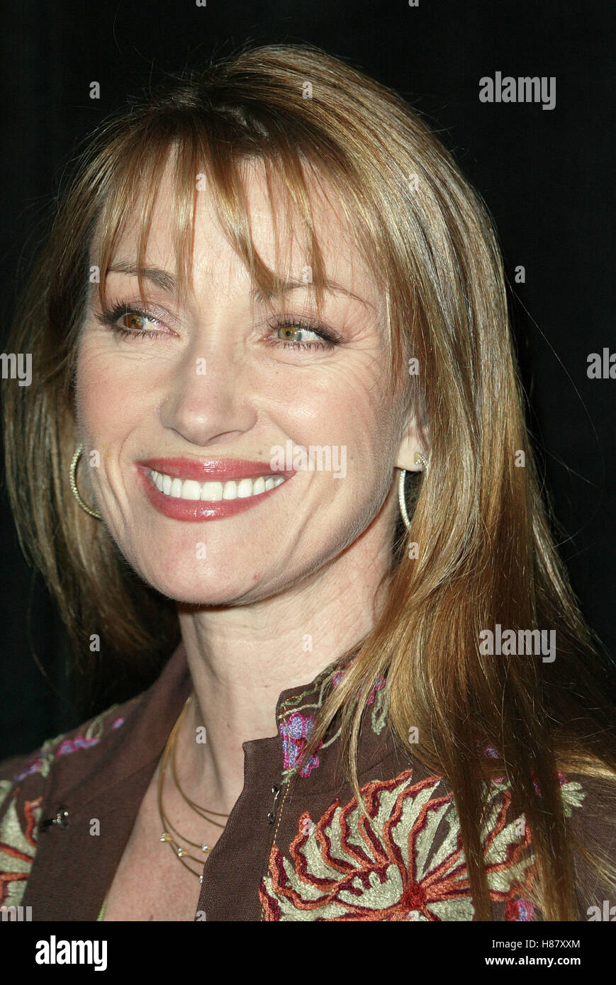 JANE SEYMOUR die PENTAGON PAPERS PREMIERE PACIFIC DESIGN Center BEVERLY HILLS LA USA 4. März 2003 Stockfoto
