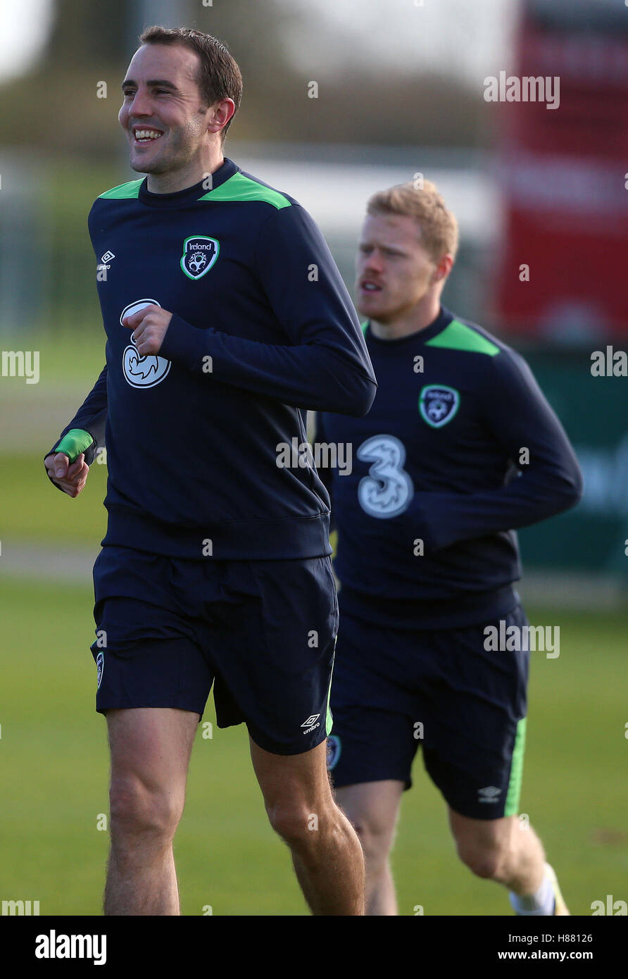 Republik von Irland John O'Shea und Daryl Horgan während eines Team-Trainings an FAI National Training Centre, Dublin. Stockfoto