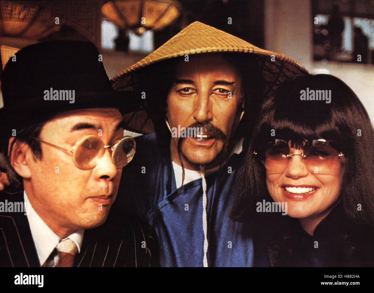 Inspektor Clouseau - Der Irre Flic Mit Dem heißen Blick (REVENGE OF THE PINK PANTHER) GB 1978, Regie: Blake Edwards, PETER SELLERS (mi), DYAN CANNON, Stichwort: Hut, Brille, Bart, Chinesisch Stockfoto