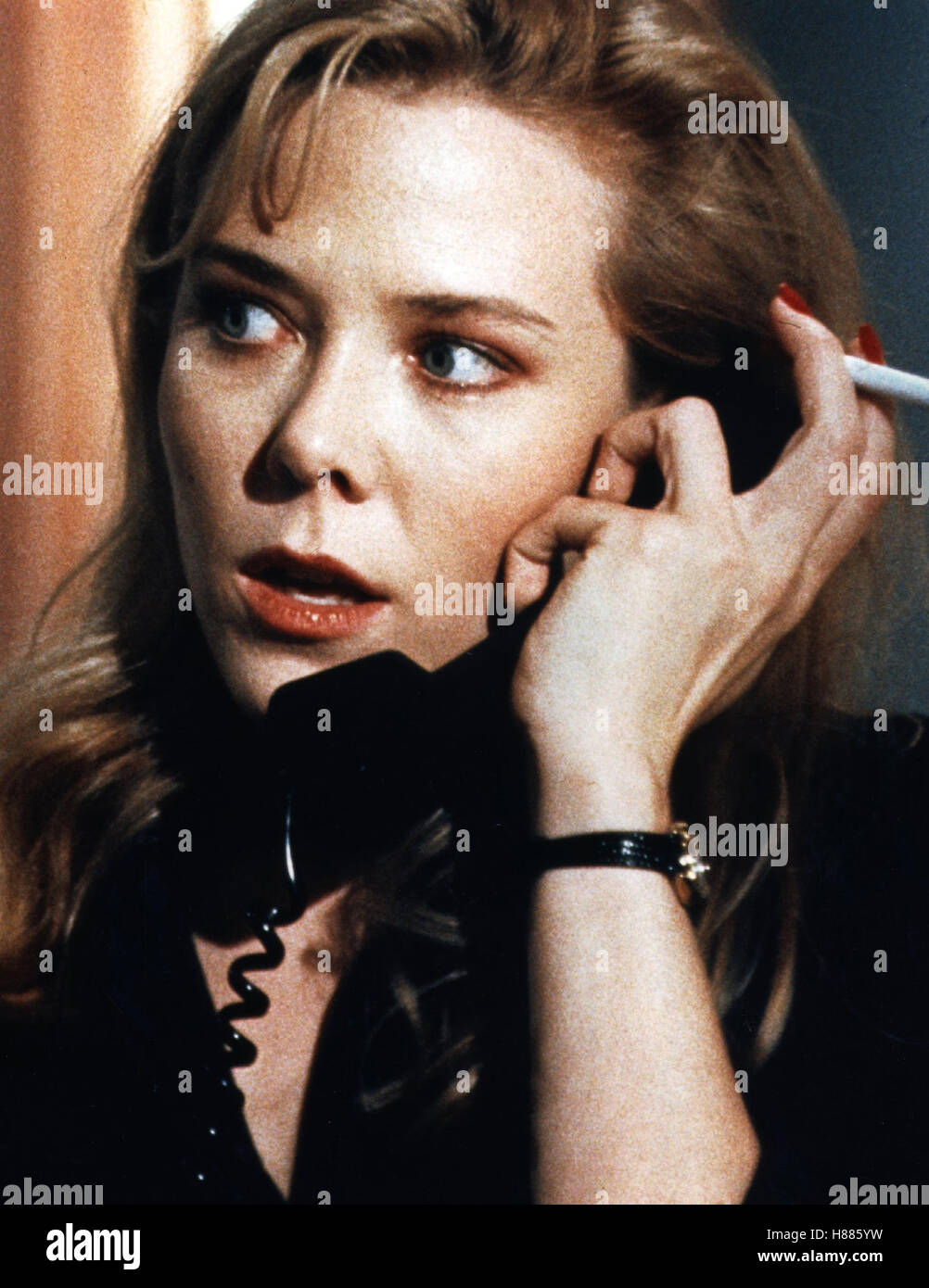 Der Unheimliche Zwilling, (Korb) USA 1982, Regie: Frank Henenlotter, TERRI SUSAN SMITH, Stichwort: Telefon, Zigarette, Uhr Stockfoto