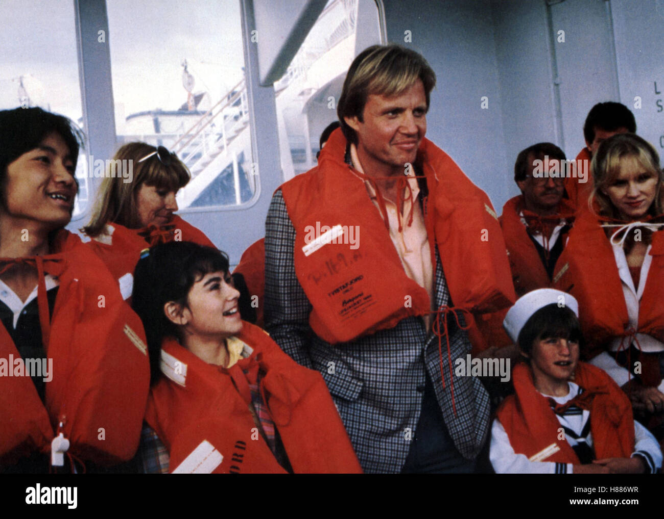 Ein Tisch Für Fünf, (Tisch für fünf) USA 1983, Regie: Robert Lieberman, SON HOANG BUI, ROXANA ZAL, JON VOIGHT, ROBBY KIGER, Stichwort: Schwimmweste Stockfoto