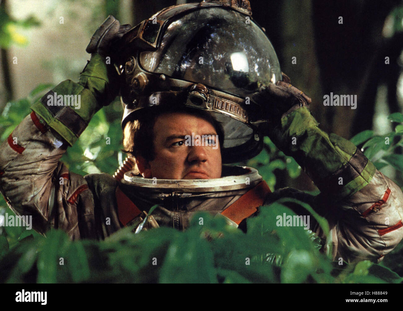Star-Risse - sterben Irre Bruchlandung der Außerirdischen (MORONS FROM OUTER SPACE) GB 1984, Regie: Mike Hodges, MEL SMITH, Stichwort: Raumanzug, Helm Stockfoto